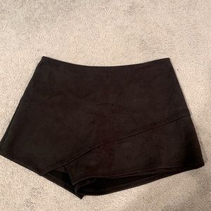 Black Skort